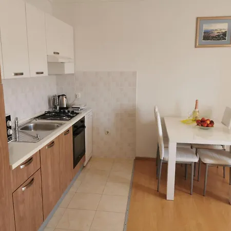 Branka Kustura * Hvar Town