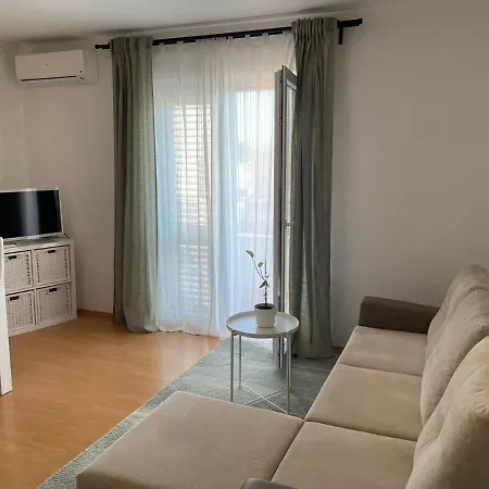 Branka Kustura * Hvar Town